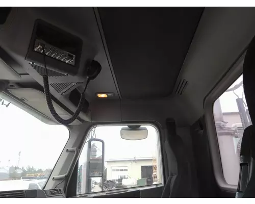 FREIGHTLINER COLUMBIA 120 WHOLE TRUCK FOR RESALE