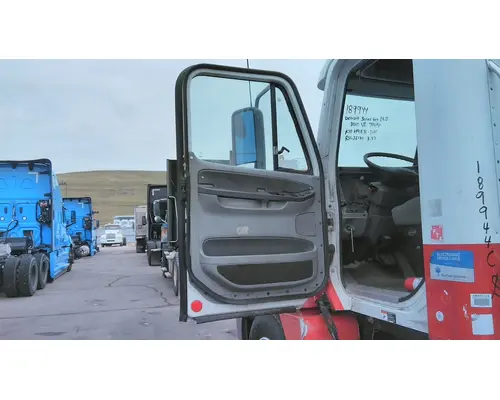 FREIGHTLINER COLUMBIA 120 WHOLE TRUCK FOR RESALE