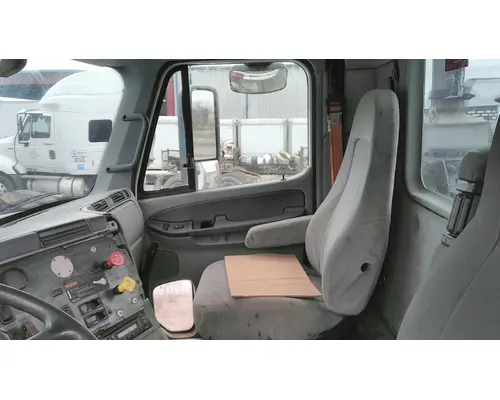 FREIGHTLINER COLUMBIA 120 WHOLE TRUCK FOR RESALE