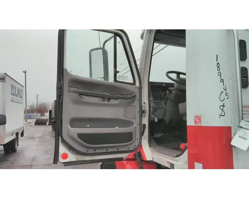 FREIGHTLINER COLUMBIA 120 WHOLE TRUCK FOR RESALE