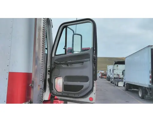 FREIGHTLINER COLUMBIA 120 WHOLE TRUCK FOR RESALE