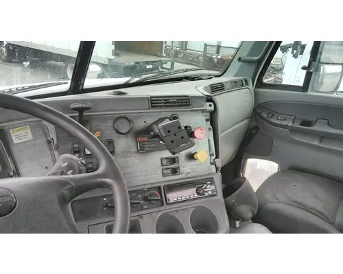 FREIGHTLINER COLUMBIA 120 WHOLE TRUCK FOR RESALE