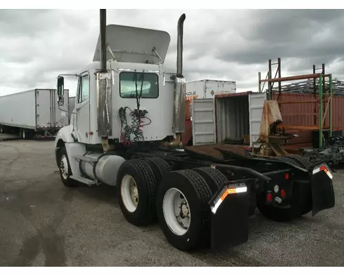 FREIGHTLINER COLUMBIA CL-120 Complete Vehicle