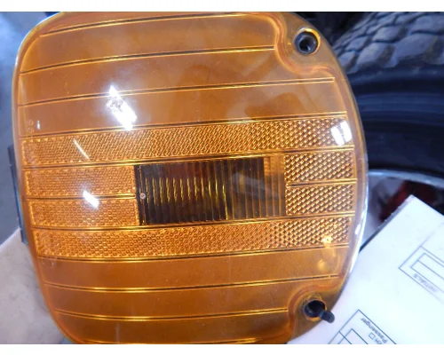 FREIGHTLINER COLUMBIA 470 Lighting Components