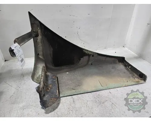 FREIGHTLINER COLUMBIA 8251 front mudguard
