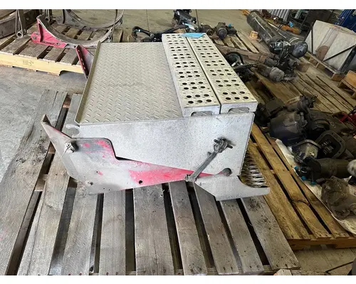 FREIGHTLINER COLUMBIA Battery Box