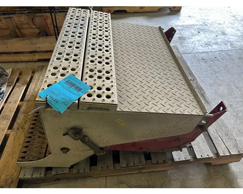 FREIGHTLINER COLUMBIA Battery Box