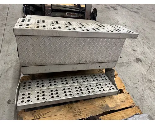 FREIGHTLINER COLUMBIA Battery Box