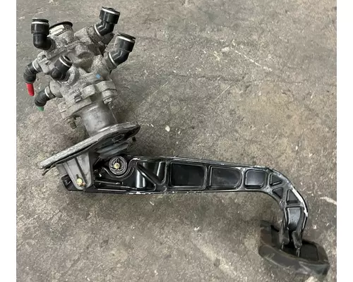 FREIGHTLINER COLUMBIA Brake Parts, Misc. Rear