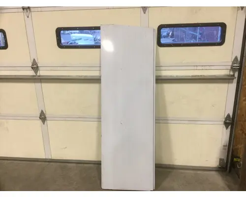 FREIGHTLINER COLUMBIA CAB EXTENDER