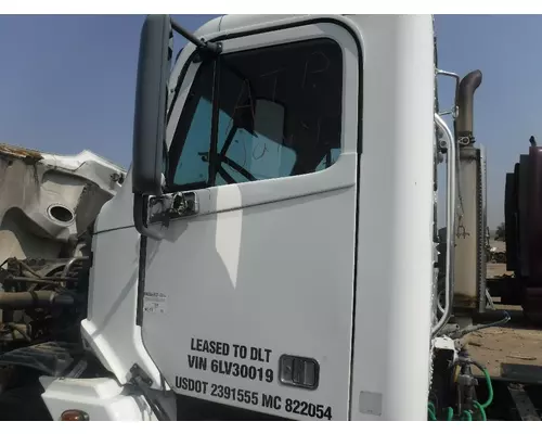 FREIGHTLINER COLUMBIA Cab Clip