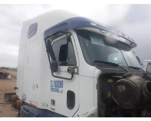 FREIGHTLINER COLUMBIA Cab Clip