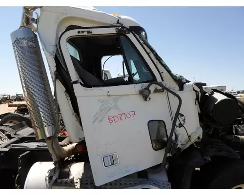 FREIGHTLINER COLUMBIA Cab Clip