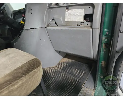 FREIGHTLINER COLUMBIA Cab