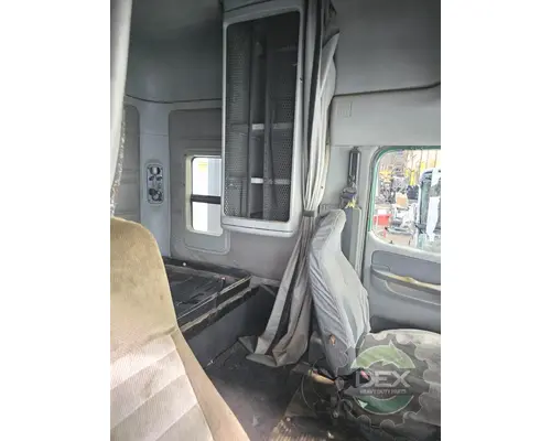 FREIGHTLINER COLUMBIA Cab