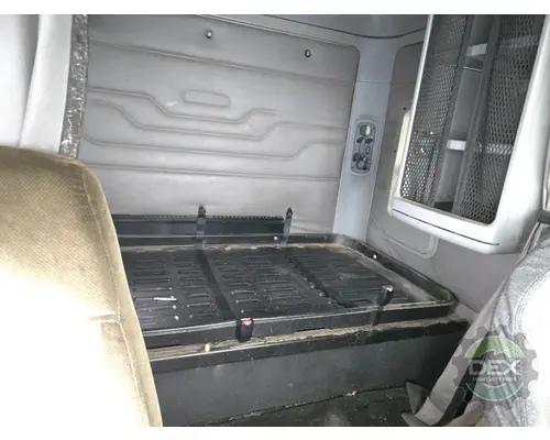 FREIGHTLINER COLUMBIA Cab