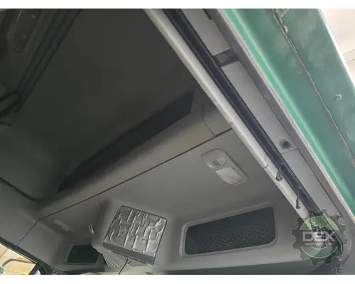 FREIGHTLINER COLUMBIA Cab