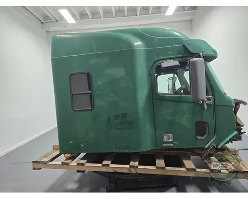 FREIGHTLINER COLUMBIA Cab