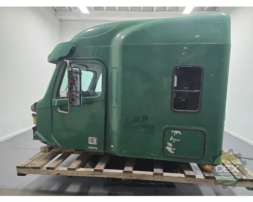 FREIGHTLINER COLUMBIA Cab