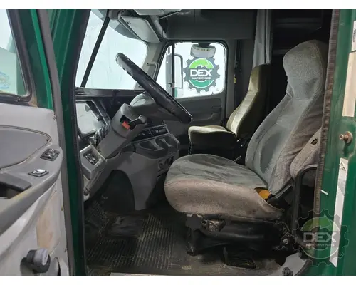 FREIGHTLINER COLUMBIA Cab