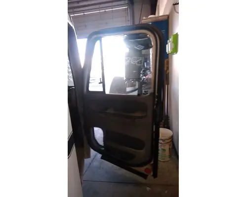 FREIGHTLINER COLUMBIA Cab