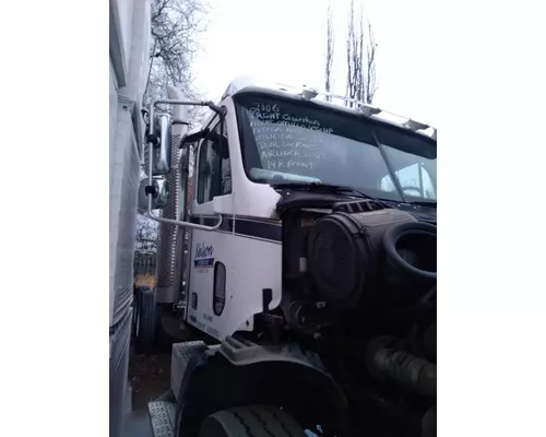 FREIGHTLINER COLUMBIA Cab