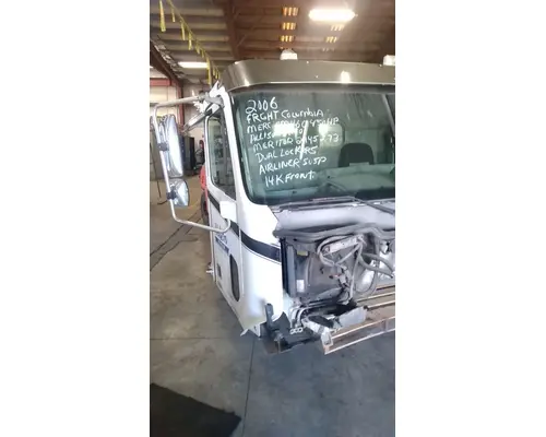 FREIGHTLINER COLUMBIA Cab