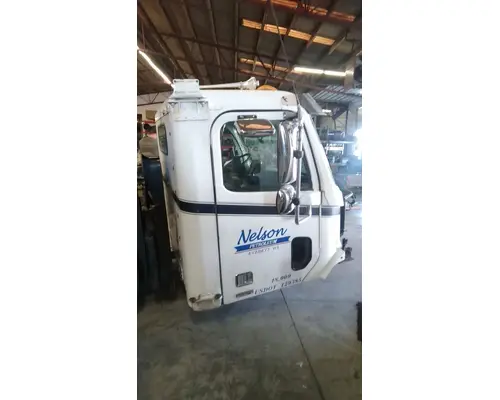 FREIGHTLINER COLUMBIA Cab