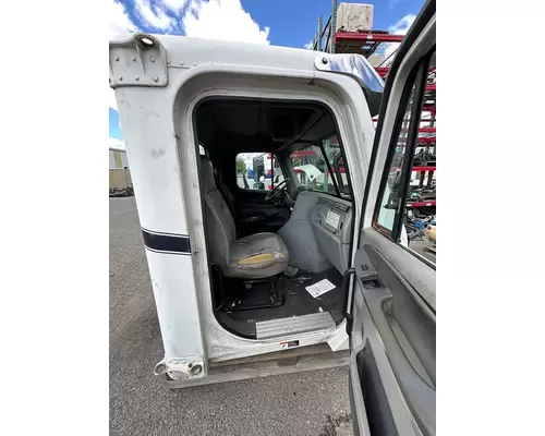 FREIGHTLINER COLUMBIA Cab