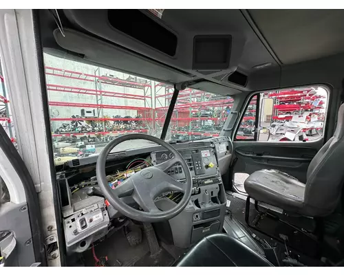 FREIGHTLINER COLUMBIA Cab
