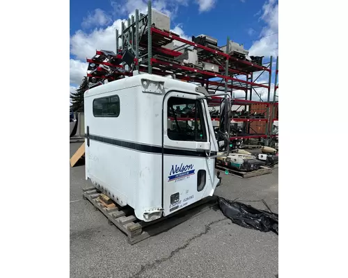 FREIGHTLINER COLUMBIA Cab