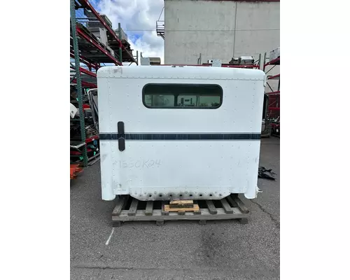 FREIGHTLINER COLUMBIA Cab
