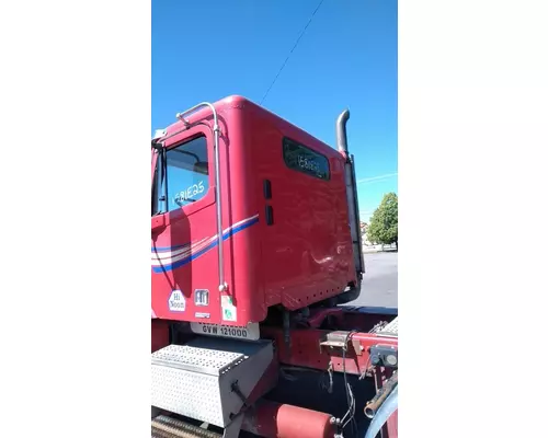 FREIGHTLINER COLUMBIA Cab