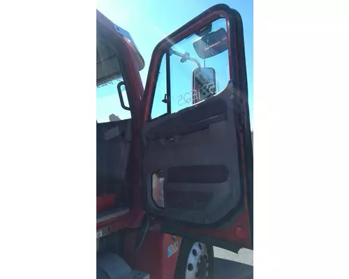 FREIGHTLINER COLUMBIA Cab