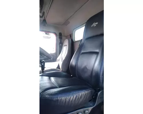 FREIGHTLINER COLUMBIA Cab