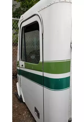 FREIGHTLINER COLUMBIA Cab