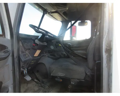 FREIGHTLINER COLUMBIA Cab