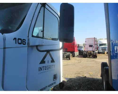 FREIGHTLINER COLUMBIA Cab