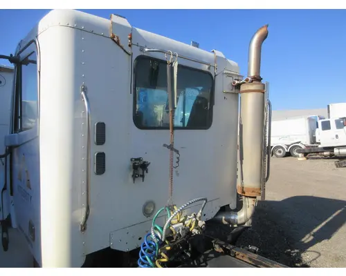 FREIGHTLINER COLUMBIA Cab