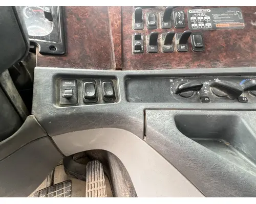 FREIGHTLINER COLUMBIA Cab