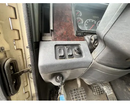 FREIGHTLINER COLUMBIA Cab