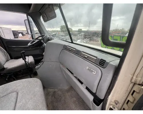 FREIGHTLINER COLUMBIA Cab
