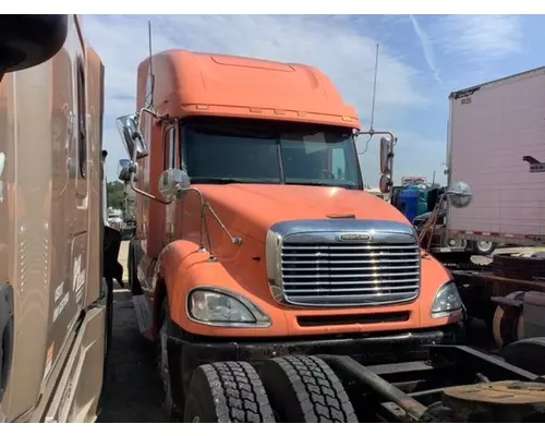 FREIGHTLINER COLUMBIA Cab