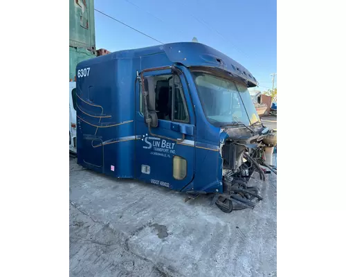 FREIGHTLINER COLUMBIA Cab