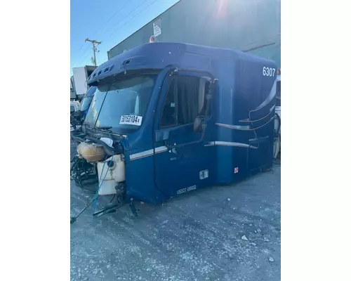 FREIGHTLINER COLUMBIA Cab