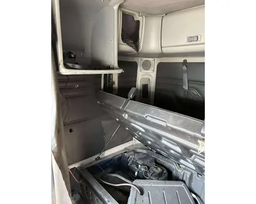 FREIGHTLINER COLUMBIA Cab