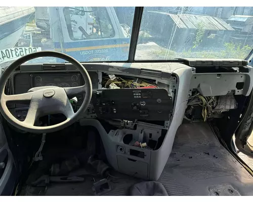 FREIGHTLINER COLUMBIA Cab