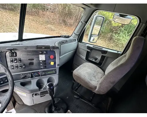FREIGHTLINER COLUMBIA Complete Vehicle