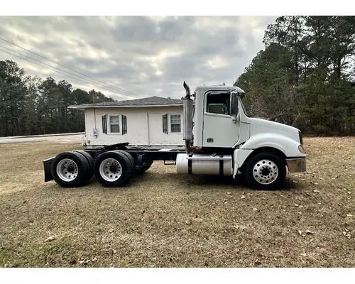 FREIGHTLINER COLUMBIA Complete Vehicle