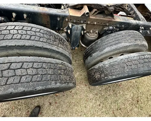 FREIGHTLINER COLUMBIA Complete Vehicle